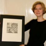 Stadrätin Anja Pohl und die ersteigerte Lithographie